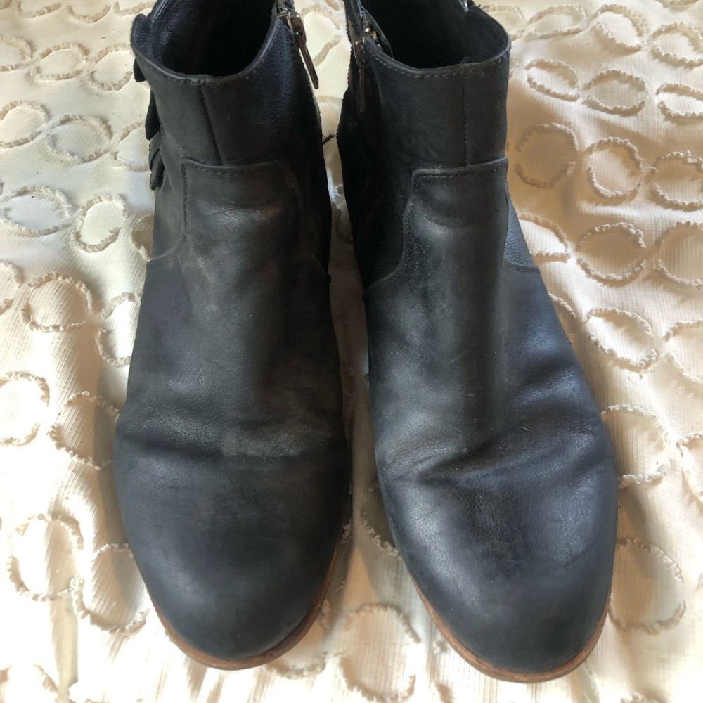 Ugg booties Black Leather Ankle Boots with Buckle Detail size 11 - Picture 4 of 4